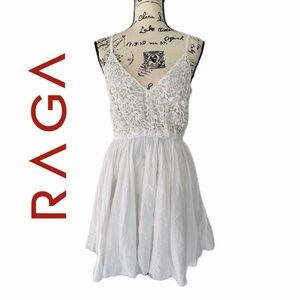 RAGA Mini Dress Crochet Halter Open Back flowy Elastic waist Sz L Quiet Luxury